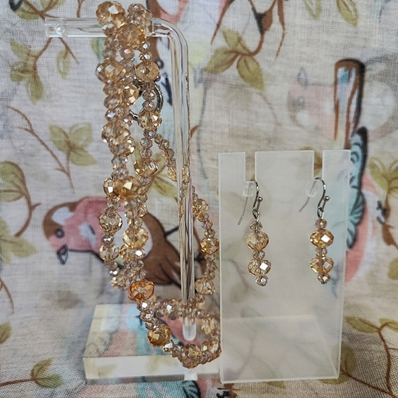 Faceted Glass Crystal Honey Color Gold Tone Necklace & Earrings - Picture 2 of 12